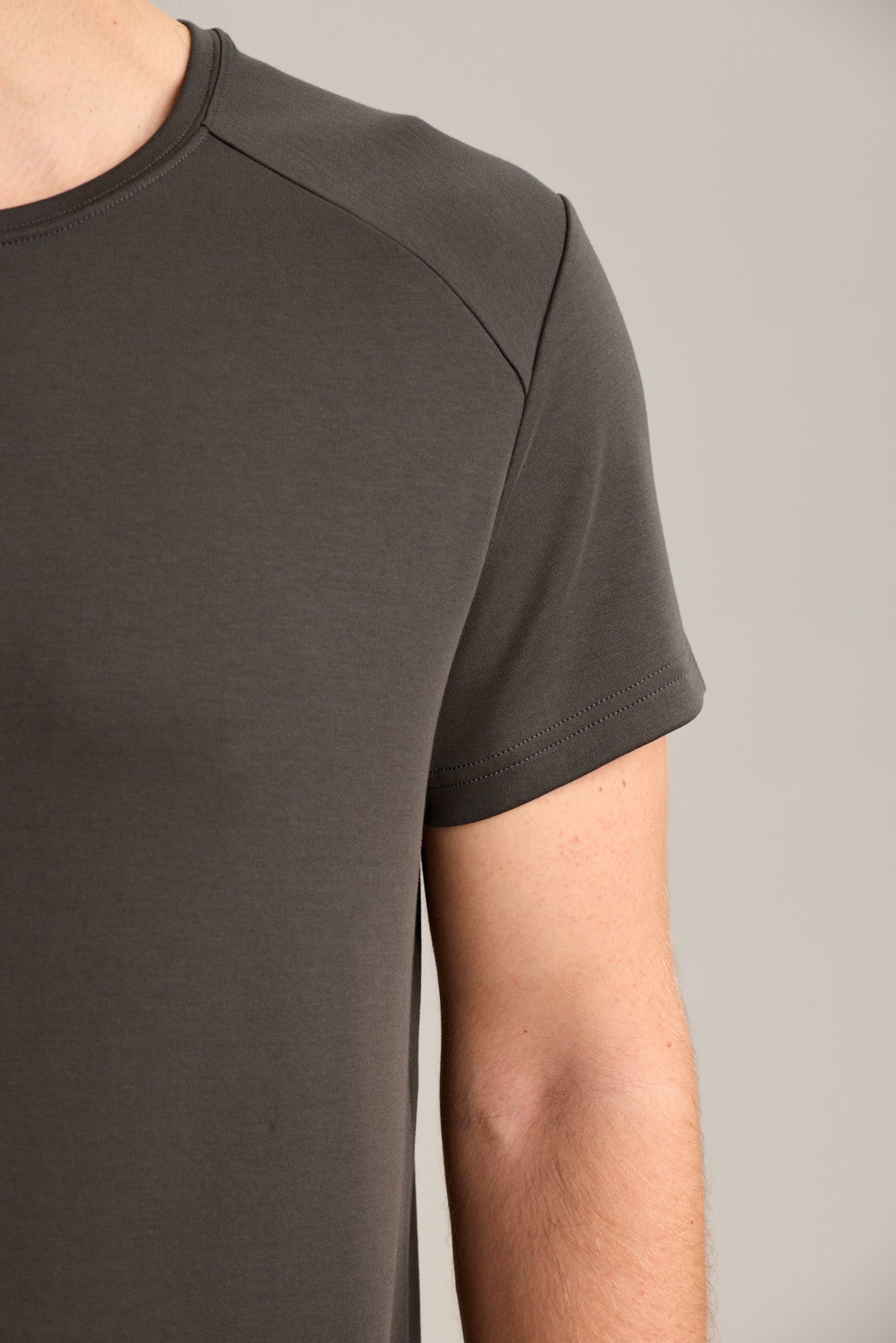Men's "Broader" T-shirt - Transform Your Fit – Instantly