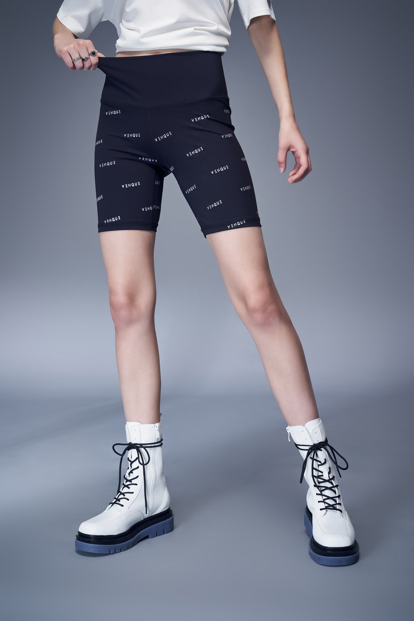 VENQUE High-Rise Biker Short 8"