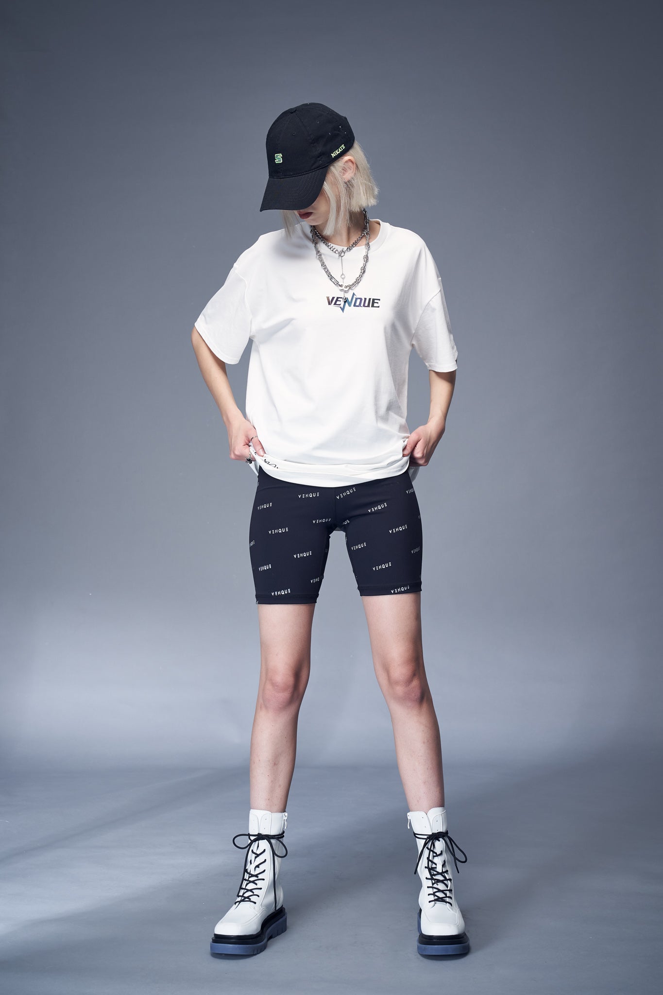 VENQUE High-Rise Biker Short 8"