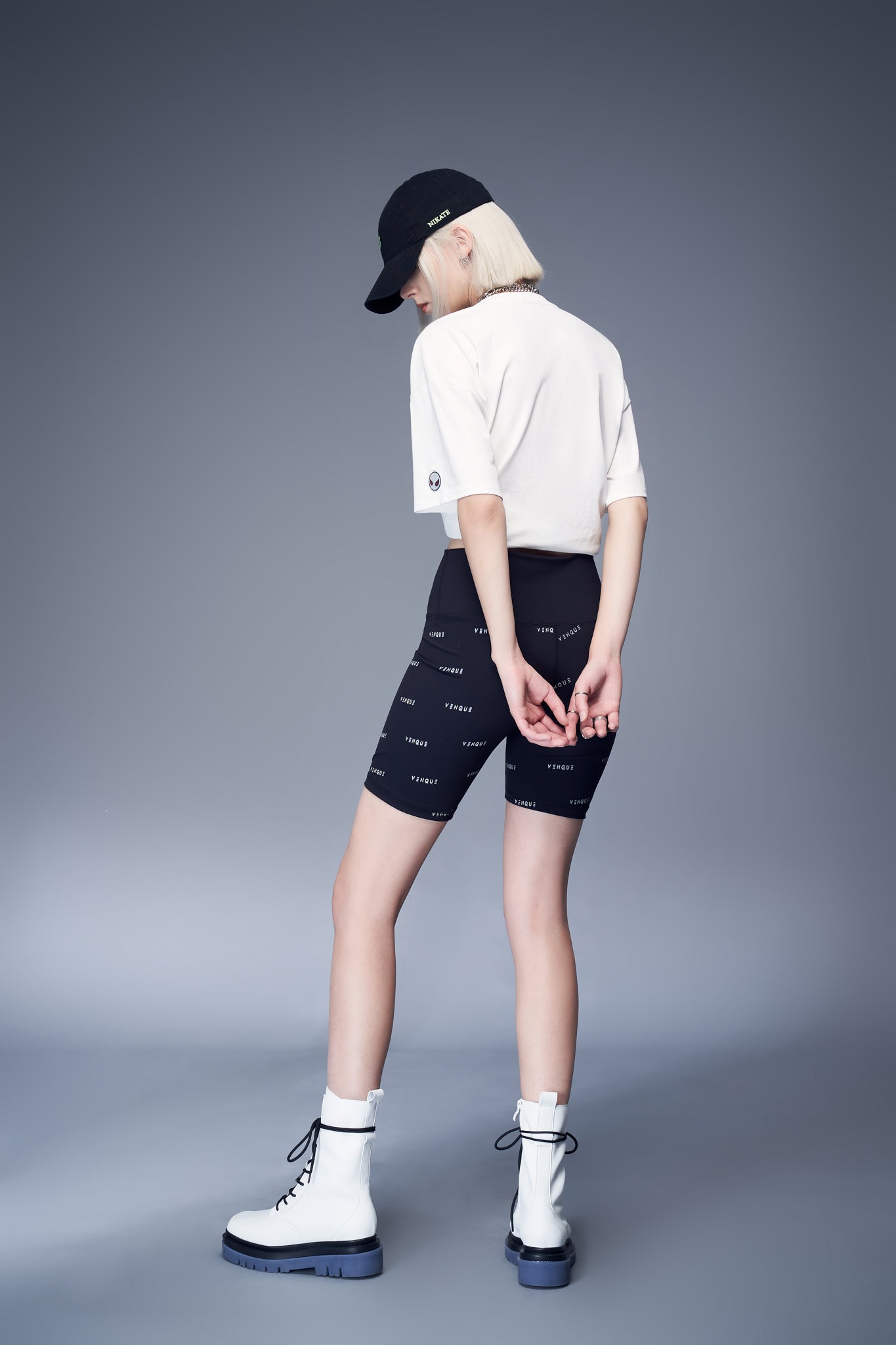 VENQUE High-Rise Biker Short 8"