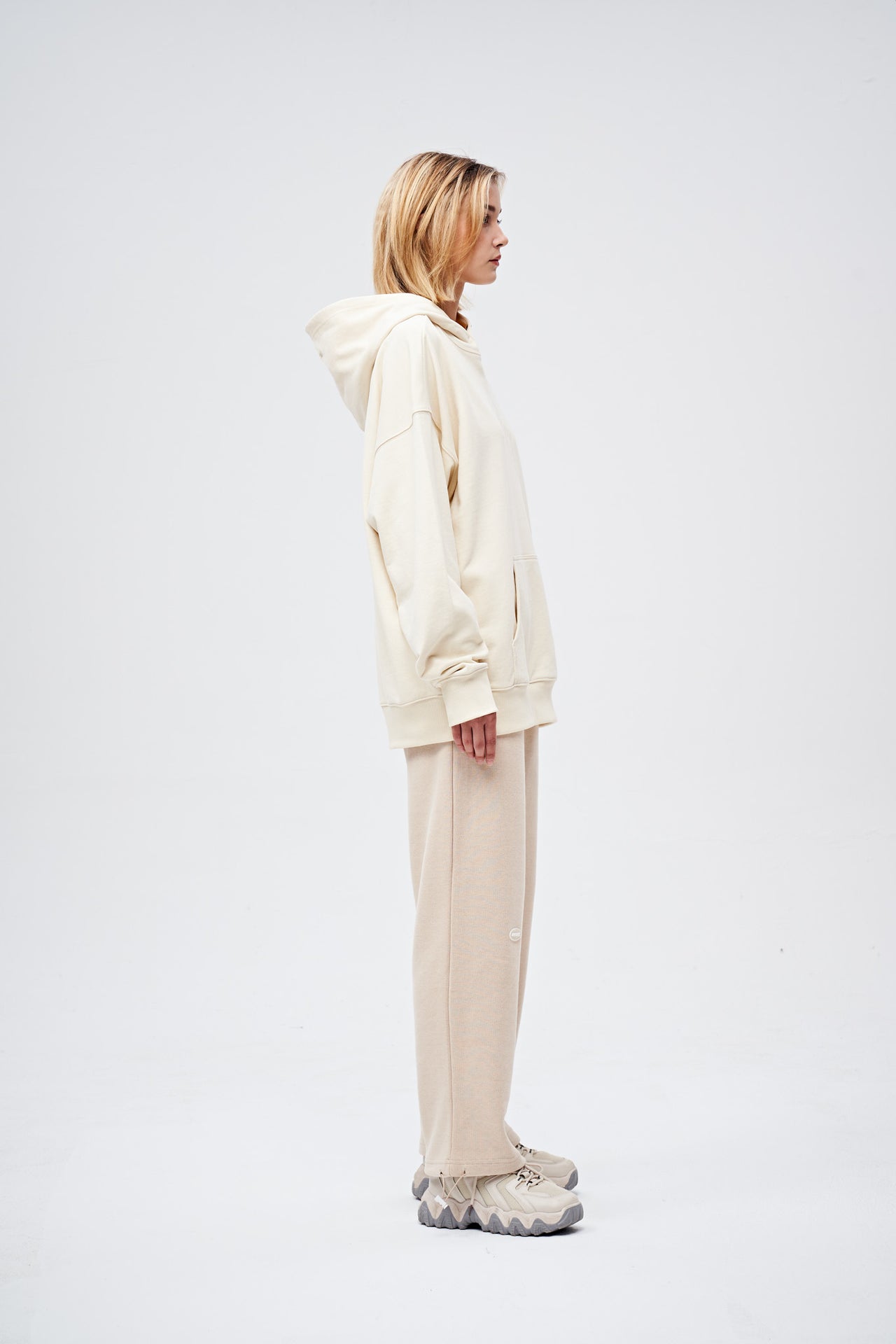 90s Vintage Two Seasons Hoodie Cream