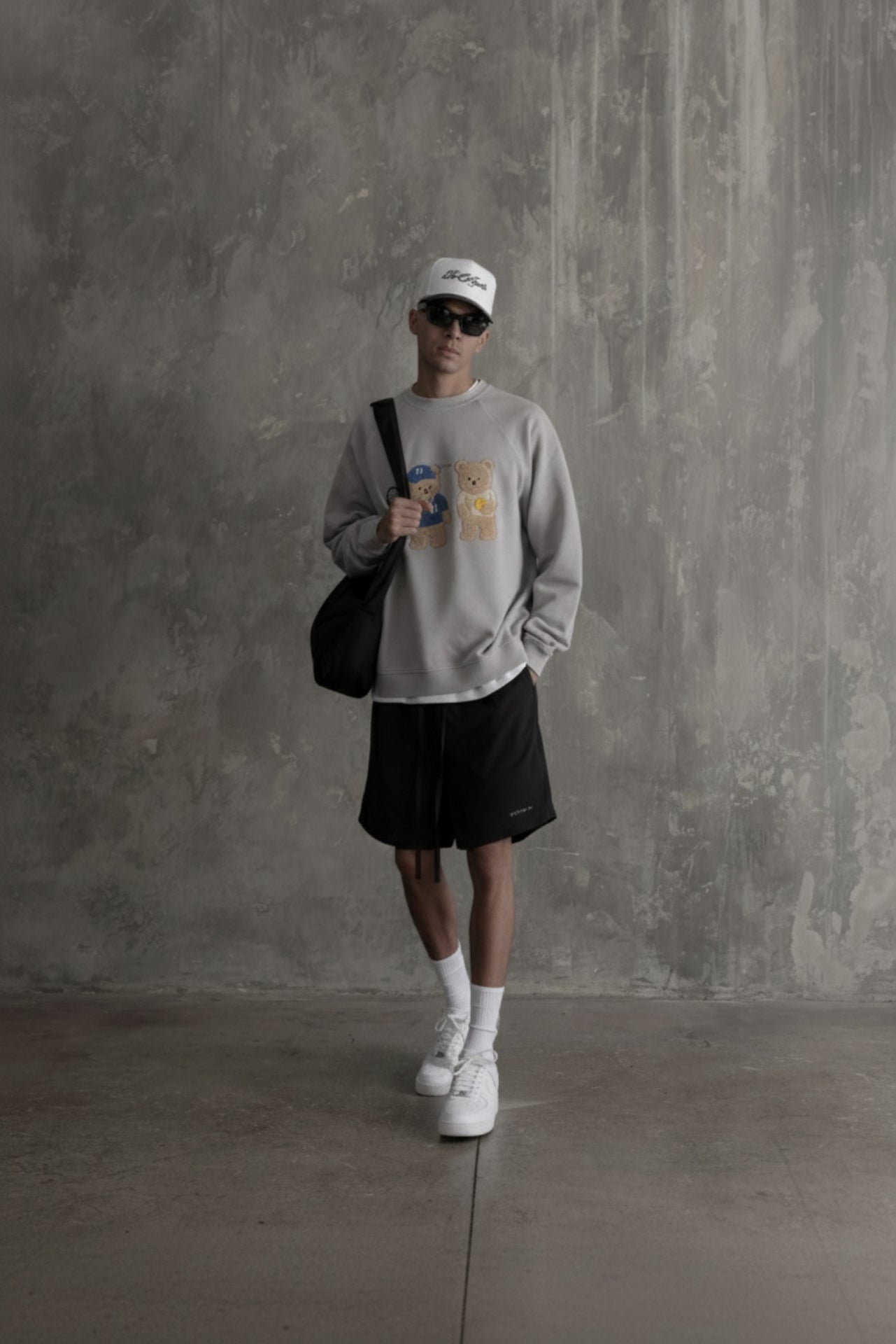 Amoo Tennis Bear Men’s Sweatshirt